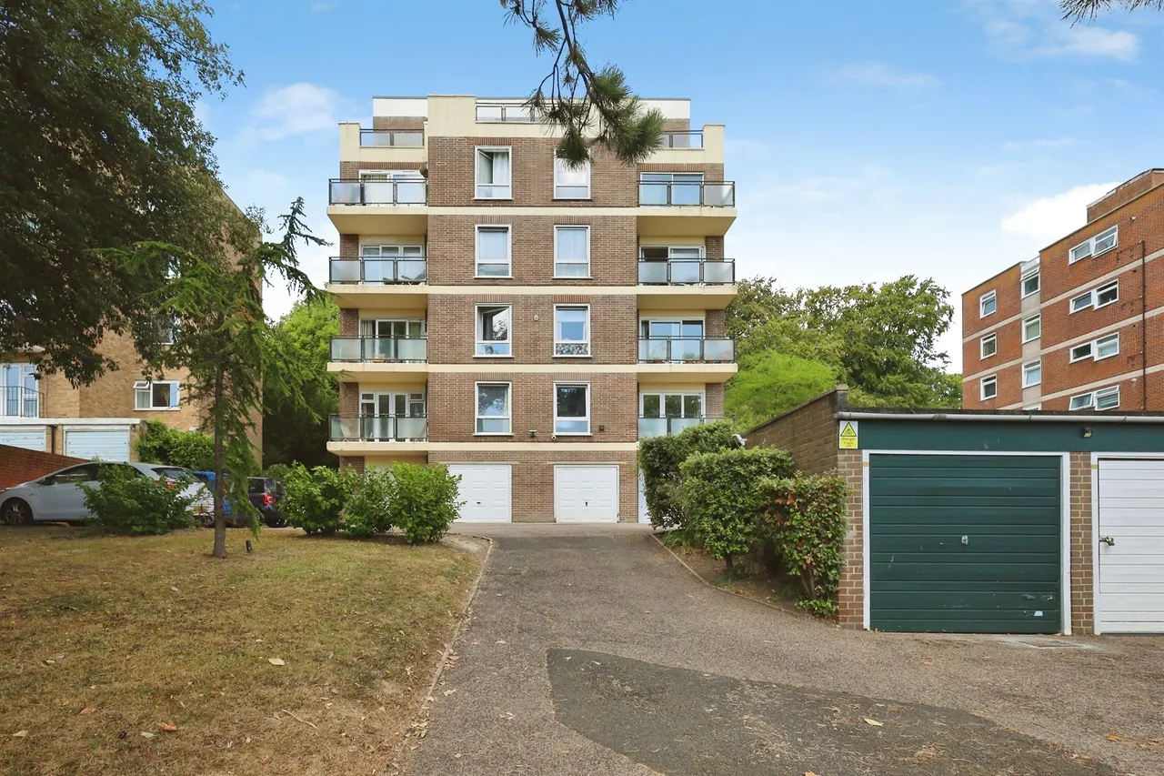 1 bed flat for sale — Arundel Road, Eastbourne