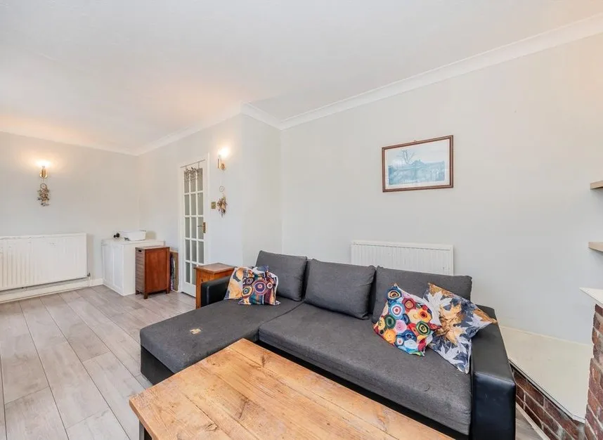 Wordsworth Avenue, Greenford, UB6, photo 2