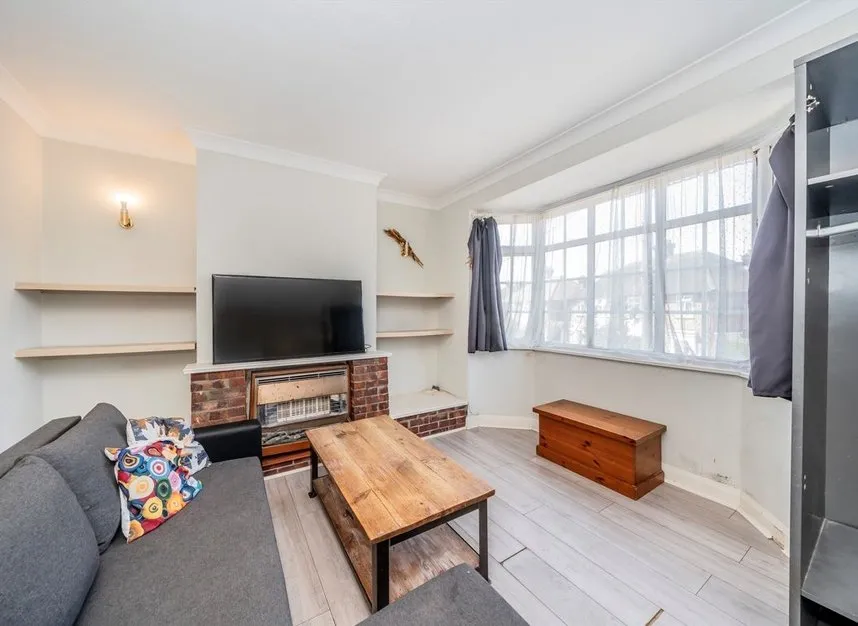 Wordsworth Avenue, Greenford, UB6, photo 4