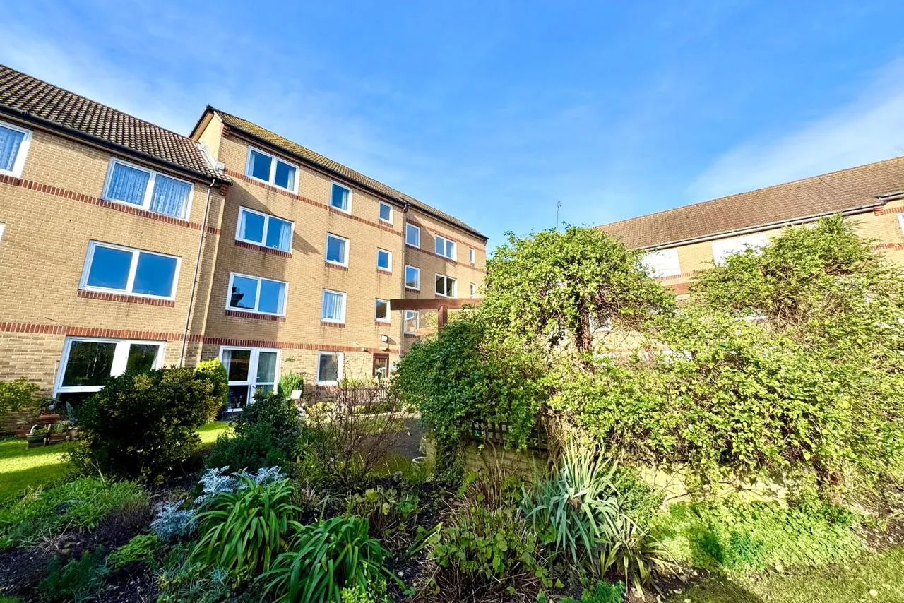 Fairhaven Court, BH5, photo 13
