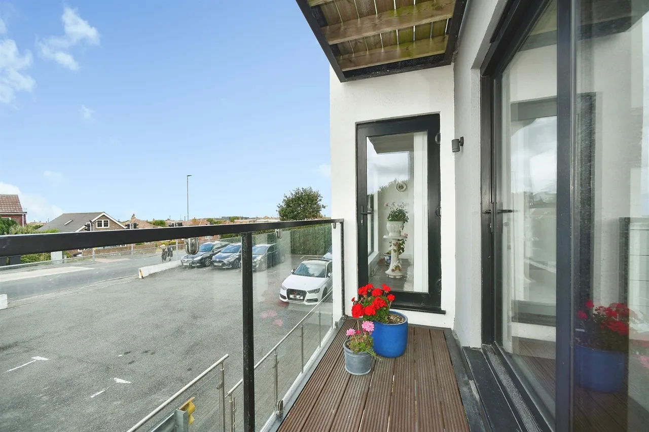 South Coast Road, Peacehaven, BN10, photo 10