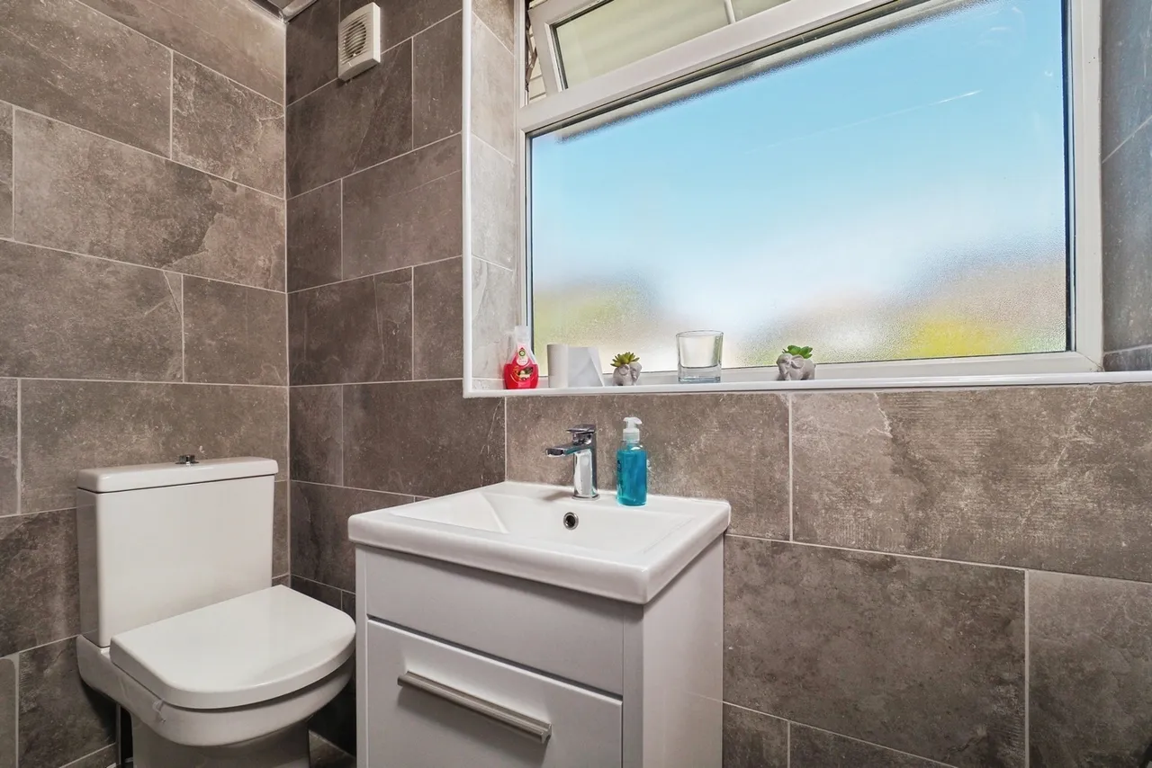 Moorsholm Drive, Wollaton, Nottingham, NG8, photo 12