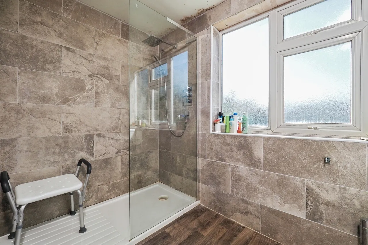 Moorsholm Drive, Wollaton, Nottingham, NG8, photo 11