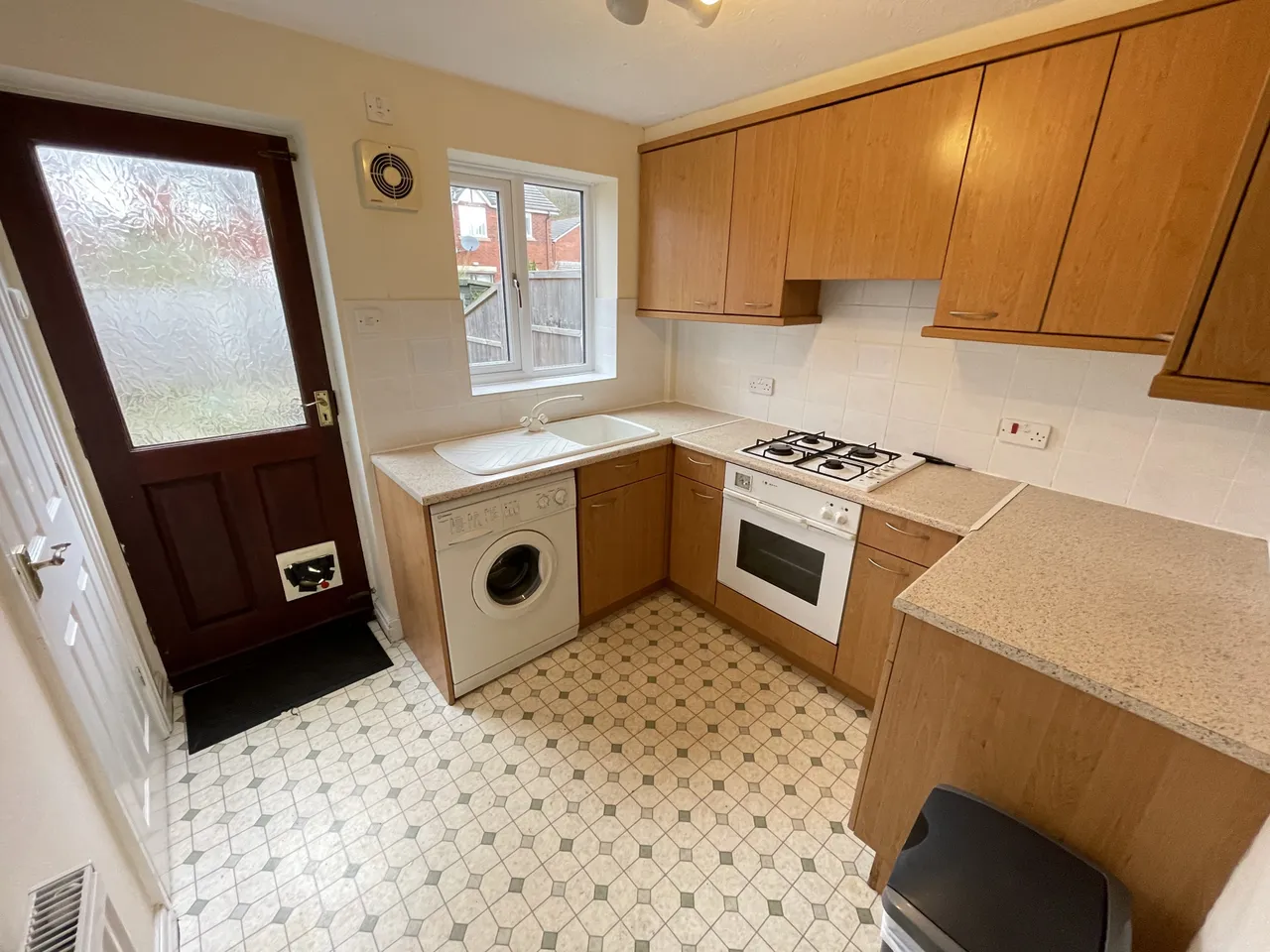 Beamont Drive, Ashton-On-Ribble, Lancashire, PR1 8UN, photo 4