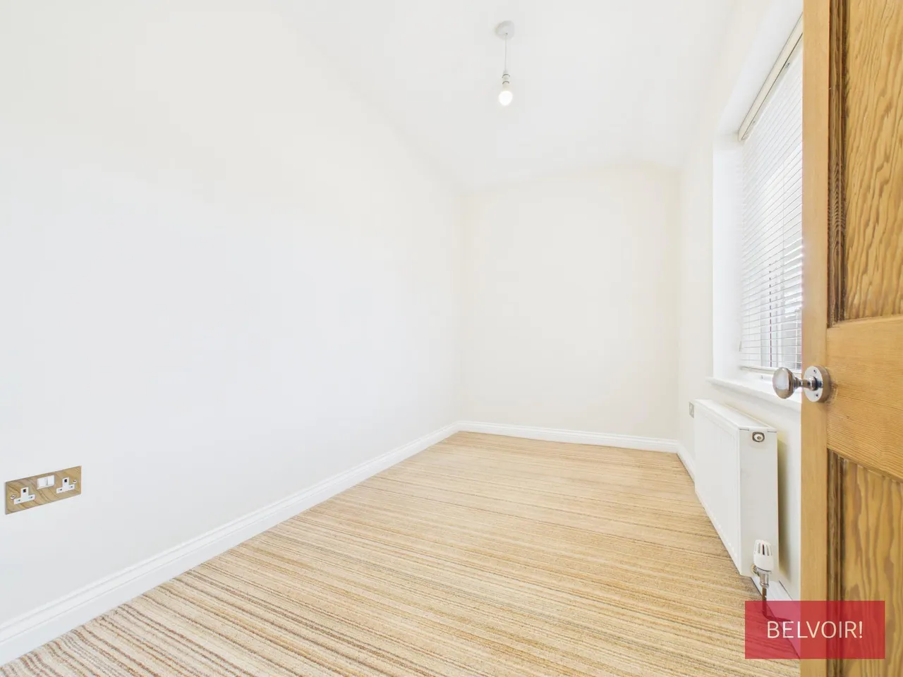Summerhill Road, Little Mountain, LL11, photo 14