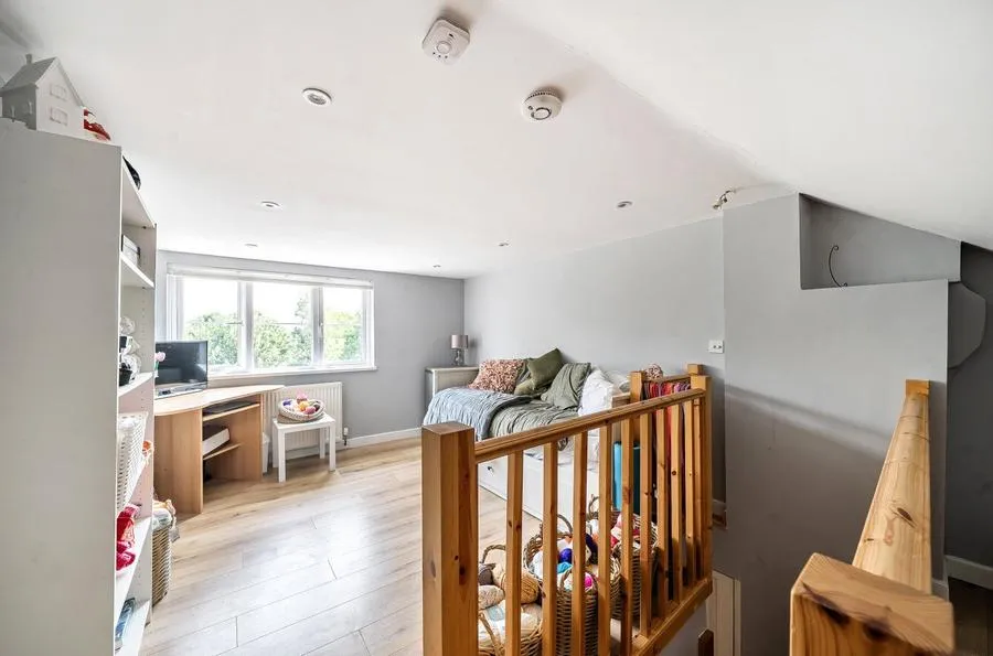 Beechcroft Road, Swindon, SN2, photo 12
