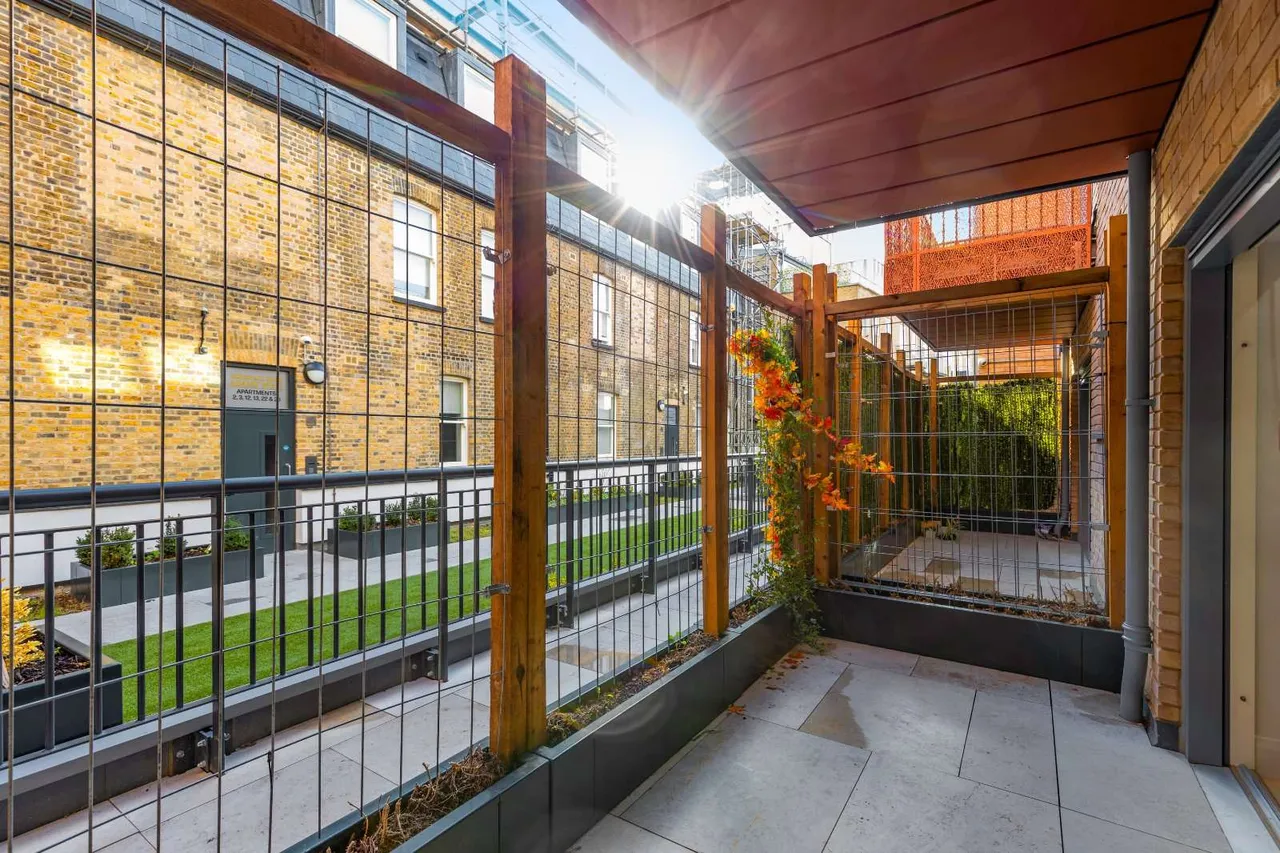 Stonhouse Street, London, SW4, photo 7