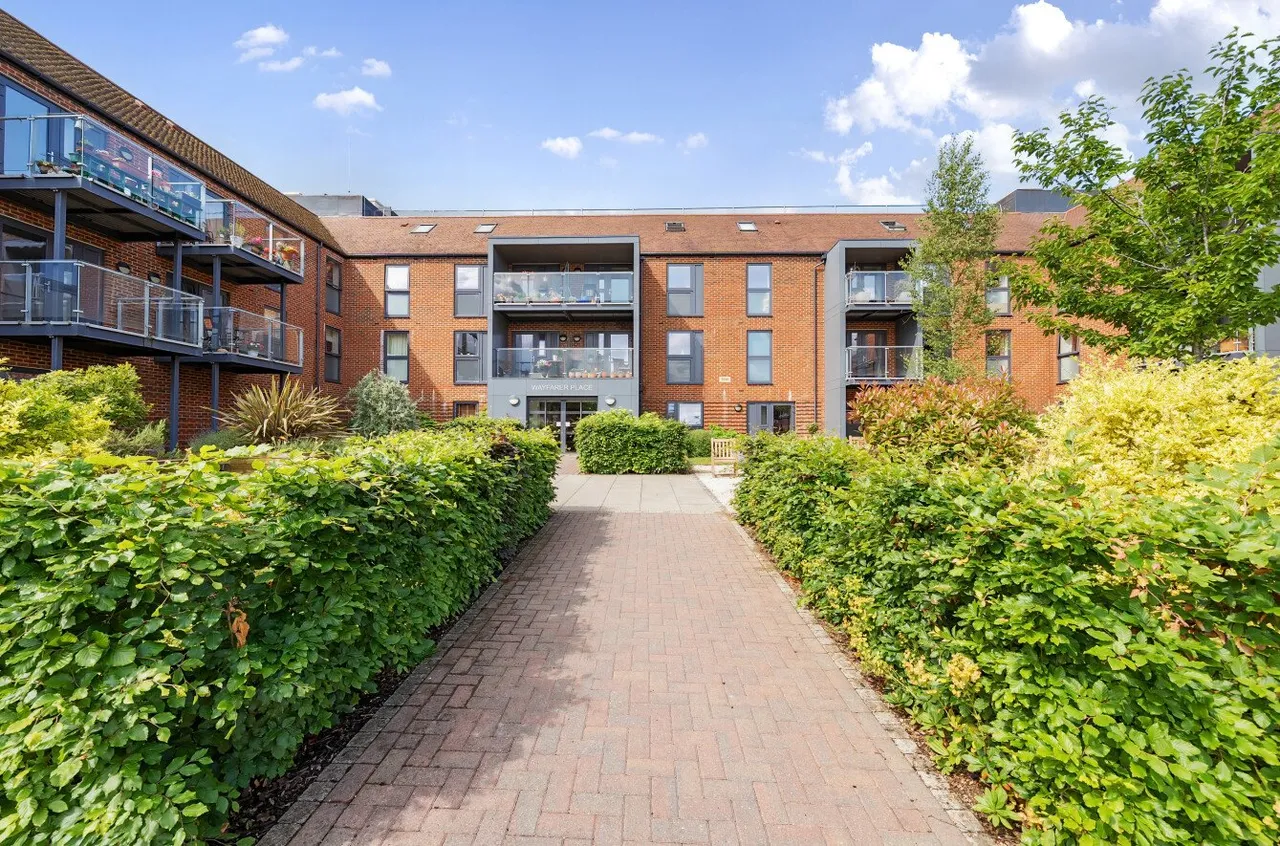 2 bed flat for sale, Wayfarer Place, The Dean, SO24
