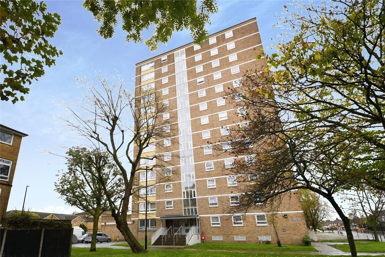 1 bed flat for sale — Eastfield Road, Enfield, EN3