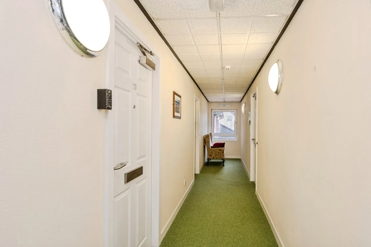 Parklands Court, Sketty, SA2, photo 8
