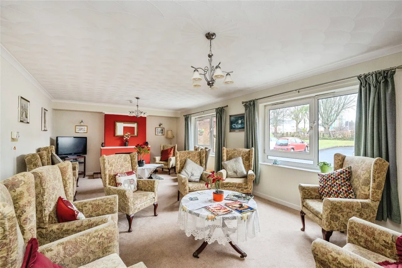 Parklands Court, Sketty, SA2, photo 10