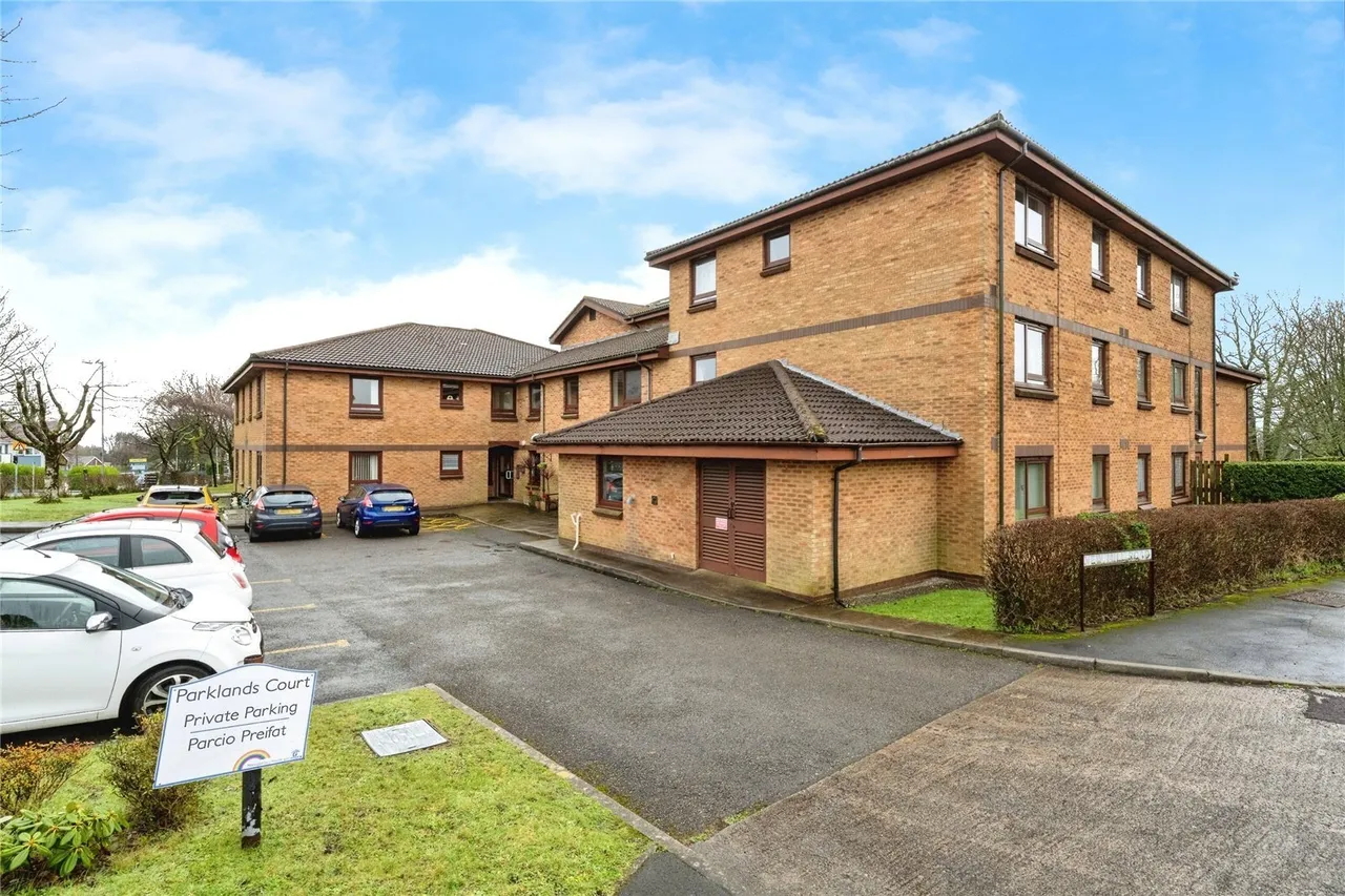 Parklands Court, Sketty, SA2, photo 11