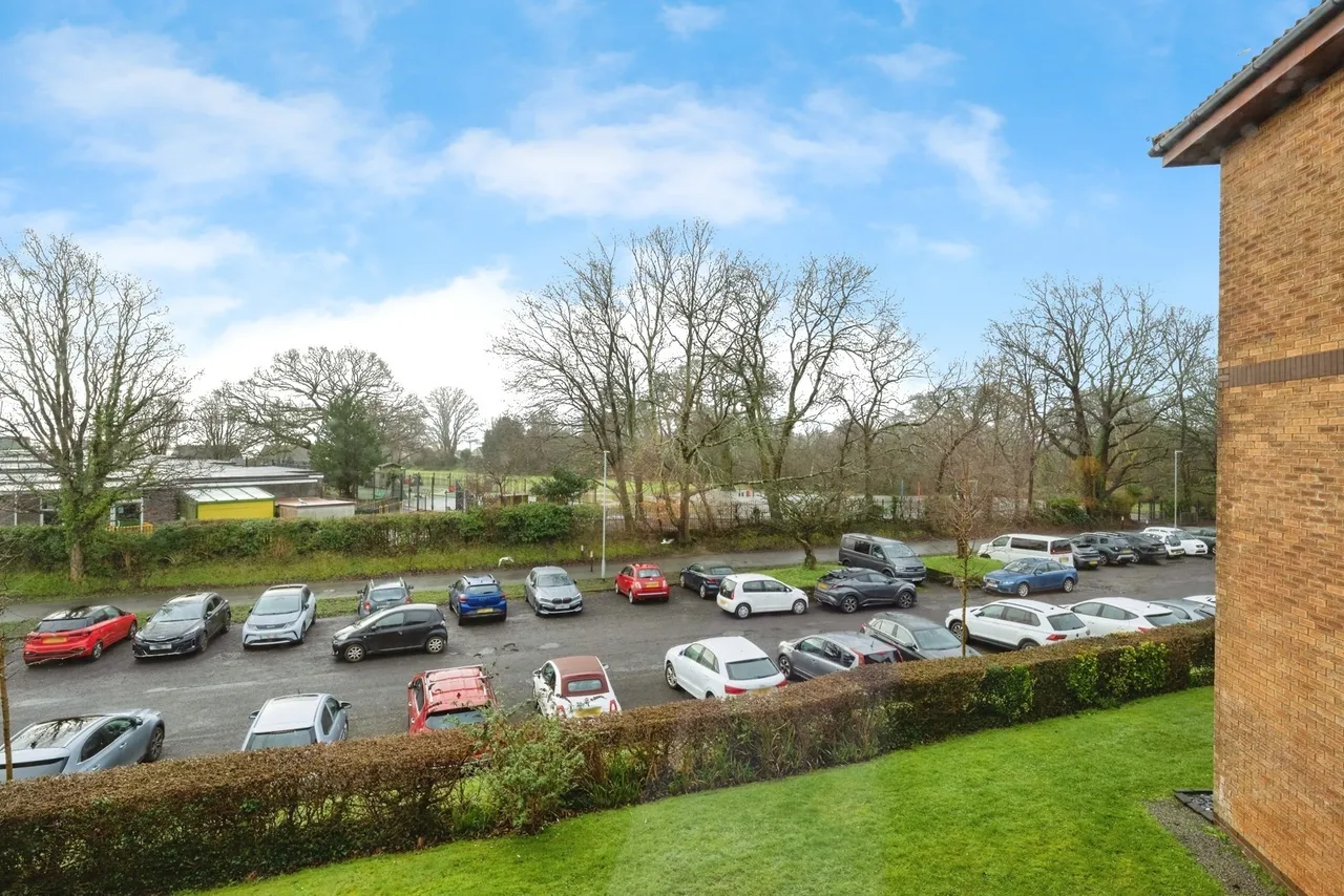Parklands Court, Sketty, SA2, photo 13
