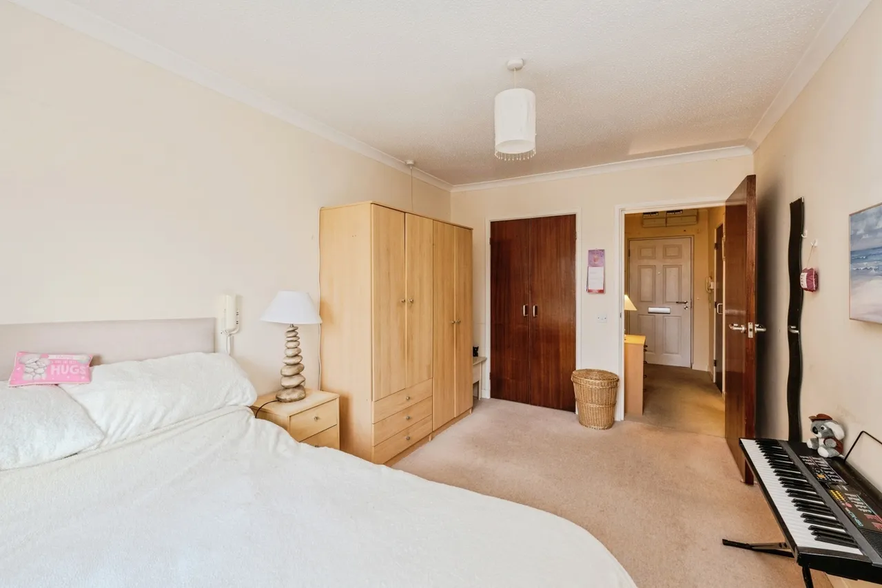 Parklands Court, Sketty, SA2, photo 5