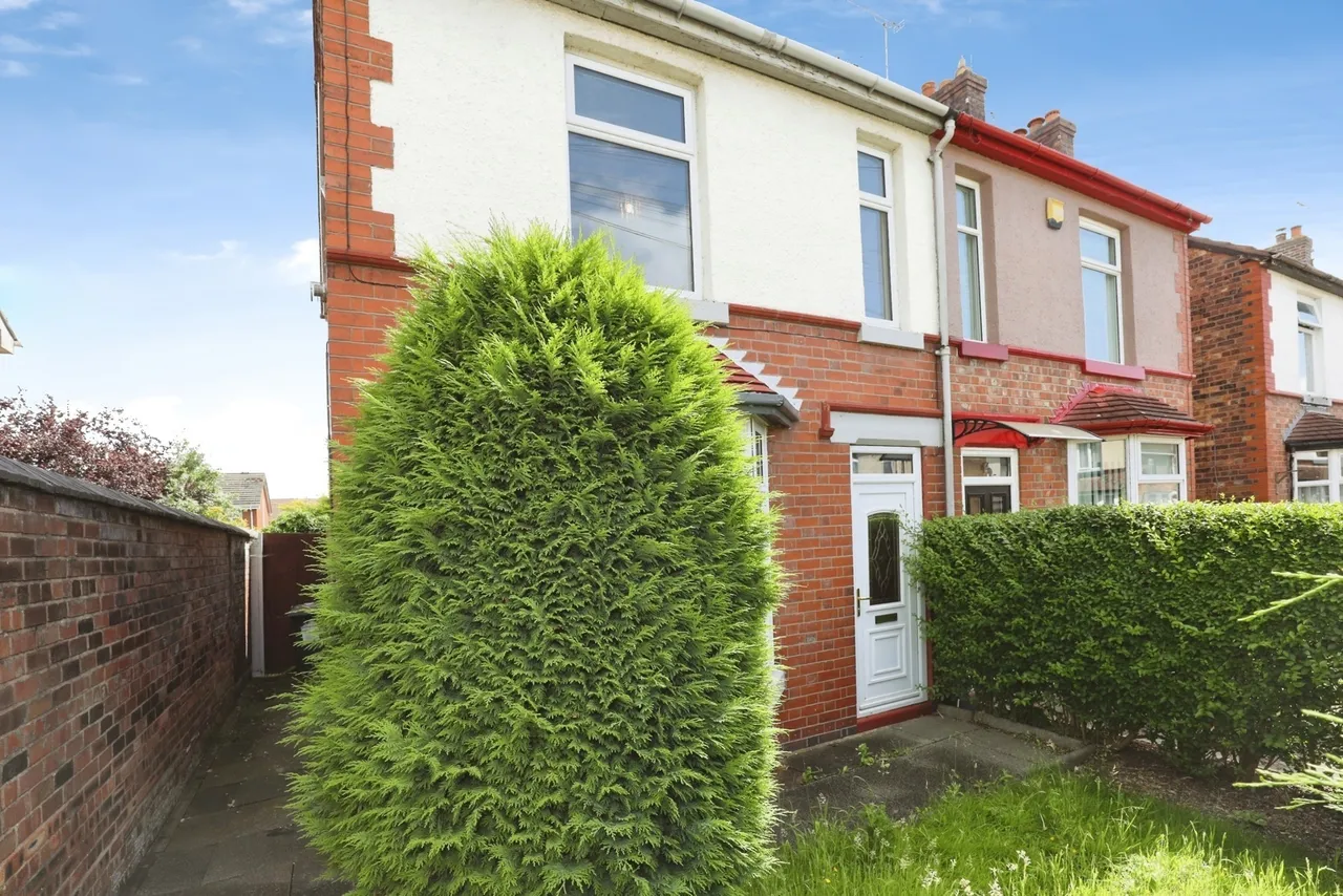 3 bed house for sale — St Andrews Avenue, CREWE, Cheshire, CW2