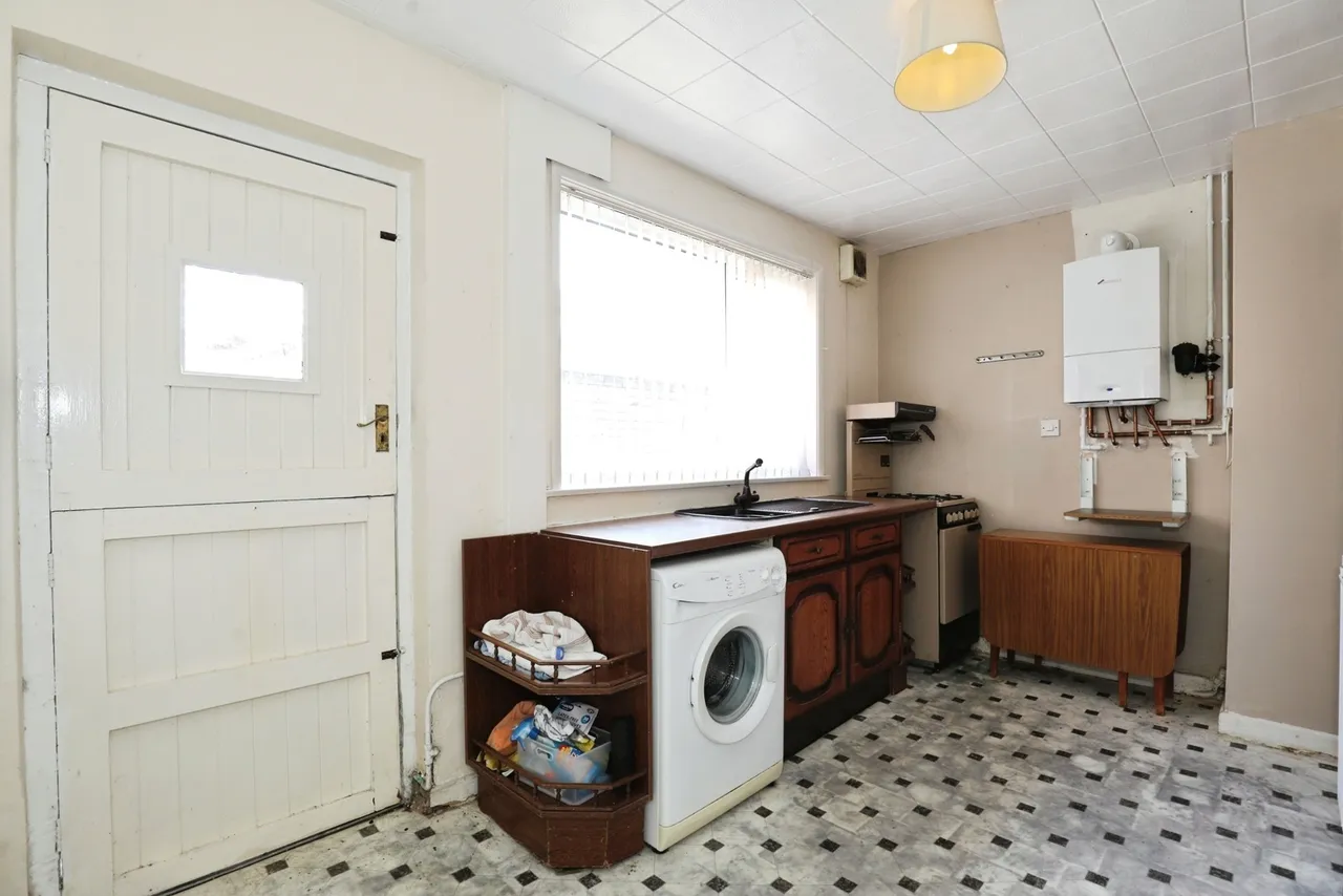 St Andrews Avenue, CREWE, Cheshire, CW2, photo 9