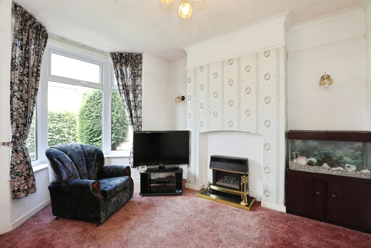 St Andrews Avenue, CREWE, Cheshire, CW2, photo 2