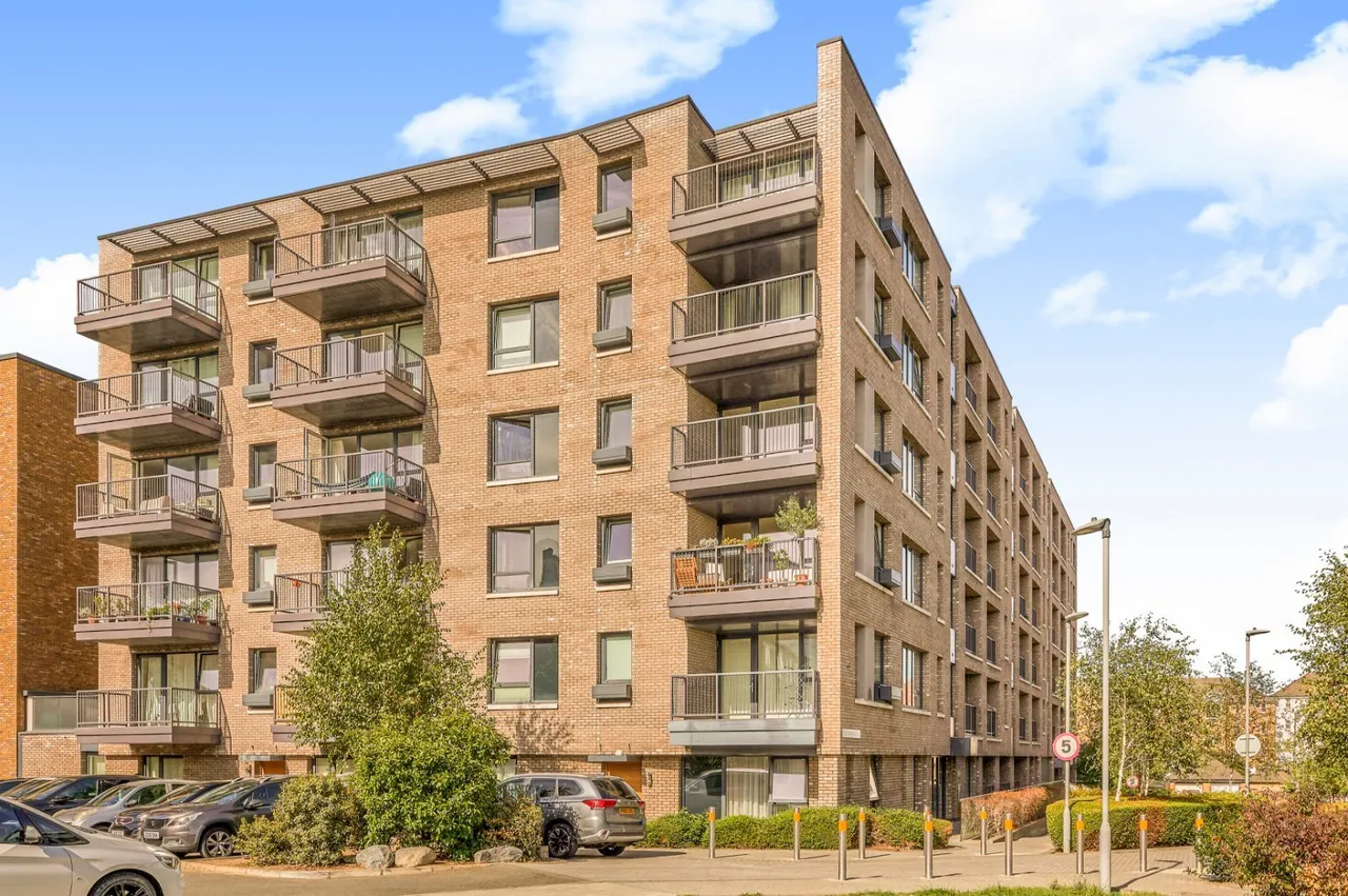 1 bed flat for sale, Gullivers Walk, London, SE8