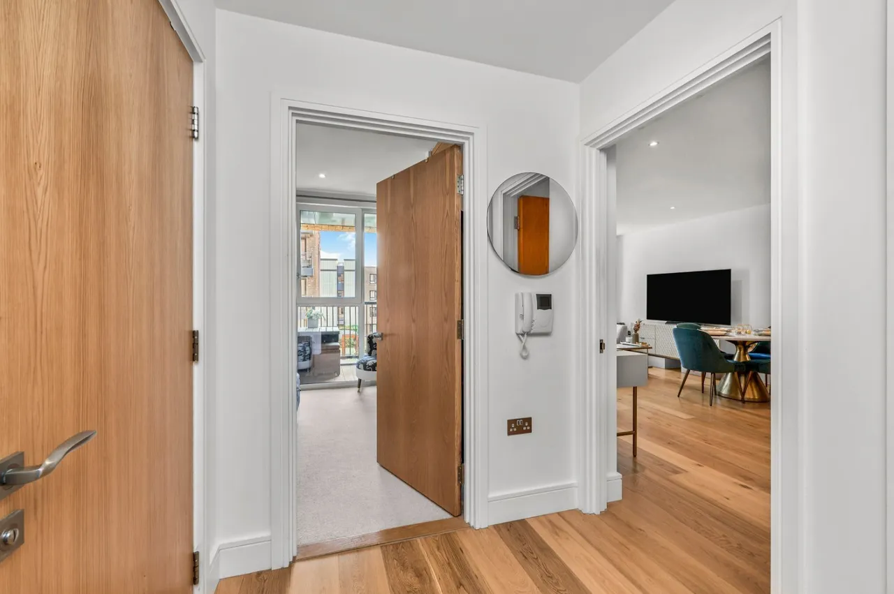 Gullivers Walk, London, SE8, photo 13