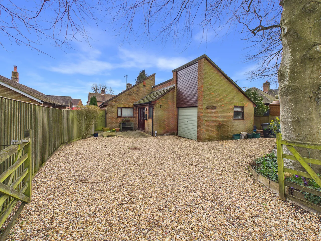 3 bed house for sale, New Road, Stokenchurch, HP14
