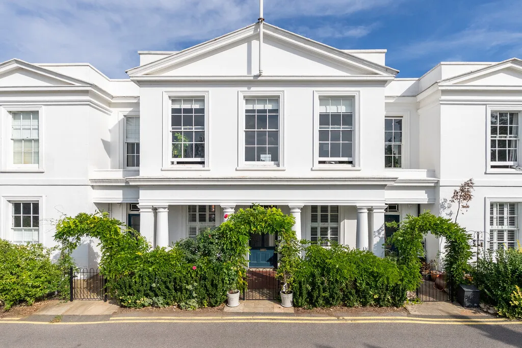 2 bed house for sale, Downsview Gardens, Dorking, RH4