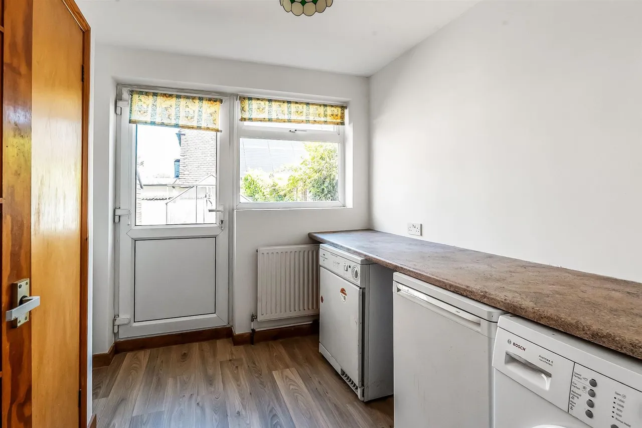 Lower Road, Little Bookham, KT23, photo 11
