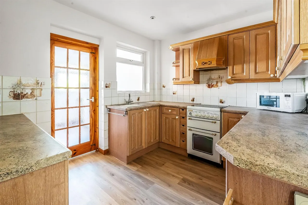 Lower Road, Little Bookham, KT23, photo 3
