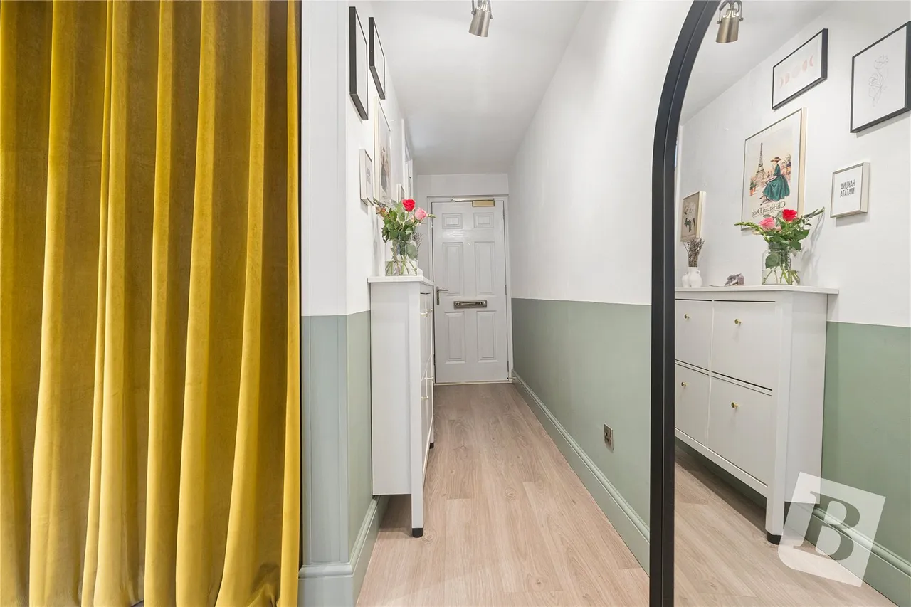 Neale Court, Upminster Road, Hornchurch, RM11, photo 6