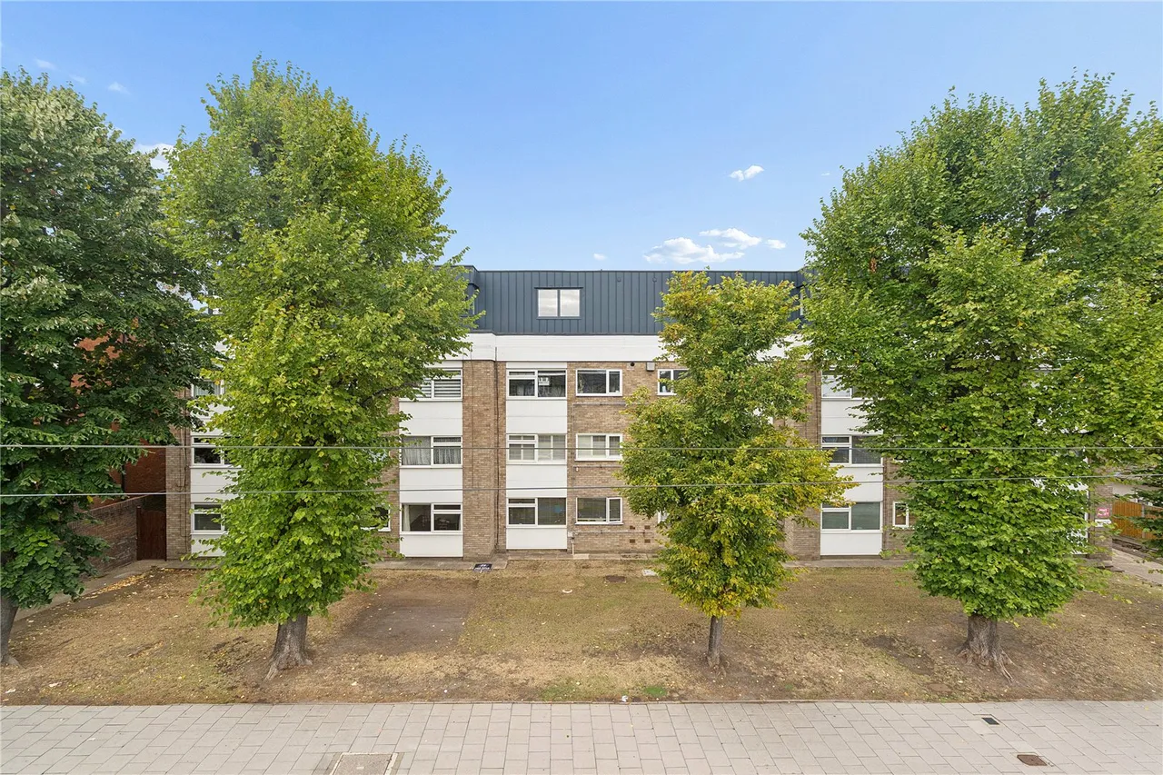 Neale Court, Upminster Road, Hornchurch, RM11, photo 8