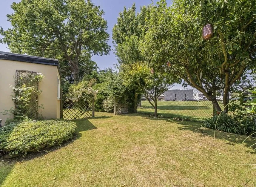 Roy Grove, Hampton, TW12, photo 4
