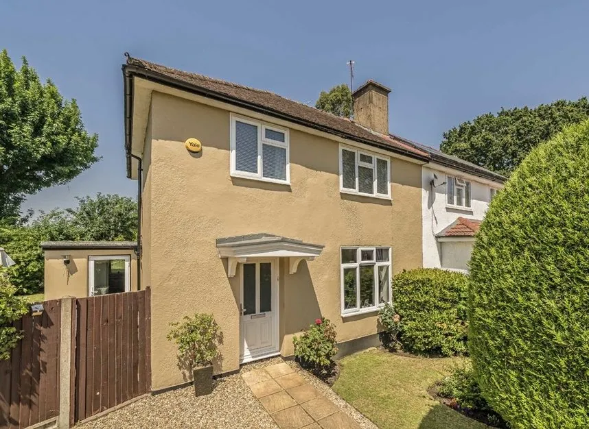 3 bed house for sale — Roy Grove, Hampton, TW12