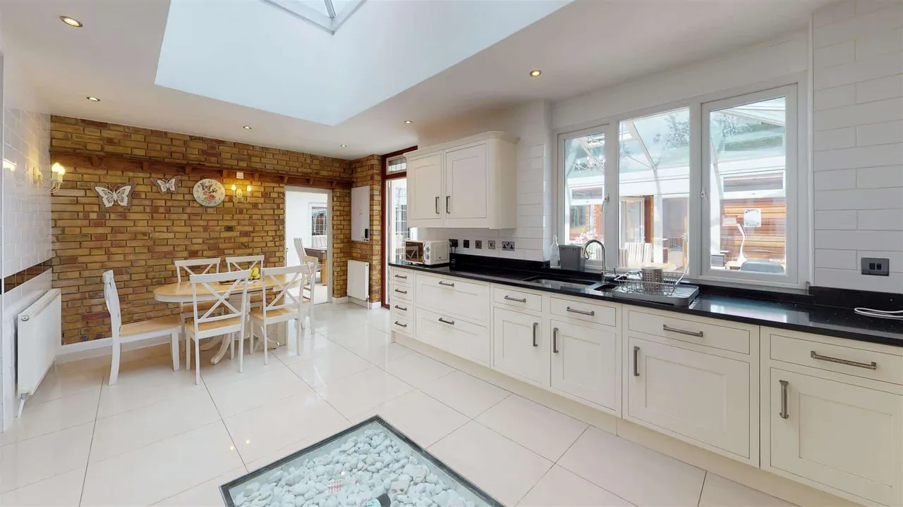 Tycehurst Hill, Loughton, photo 2