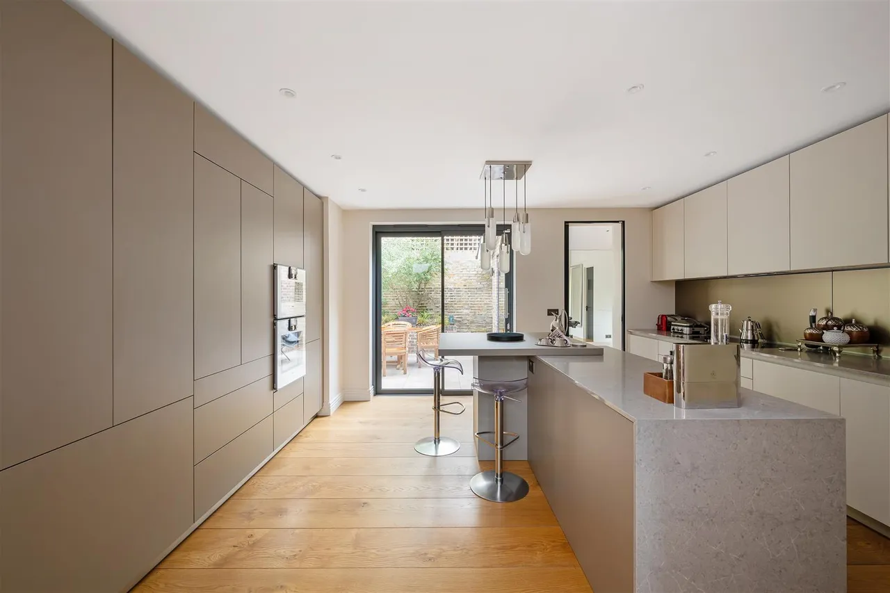 Hillside Close, St John's Wood, London, NW8 0EF, photo 9