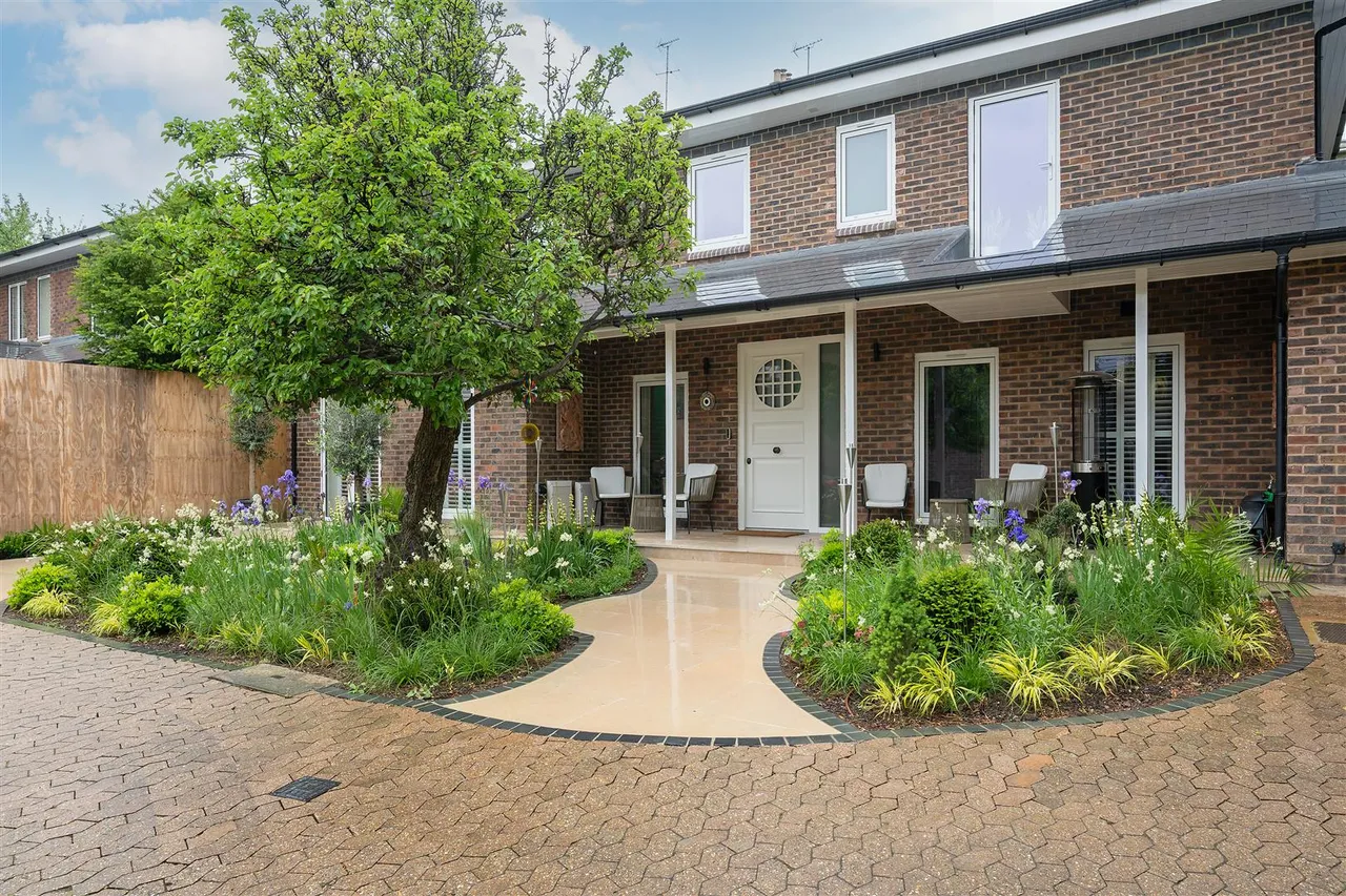 Hillside Close, St John's Wood, London, NW8 0EF, photo 29