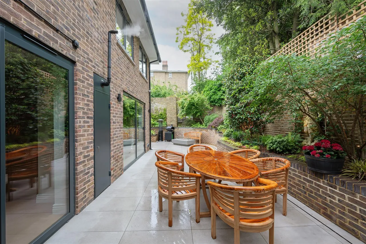 Hillside Close, St John's Wood, London, NW8 0EF, photo 27