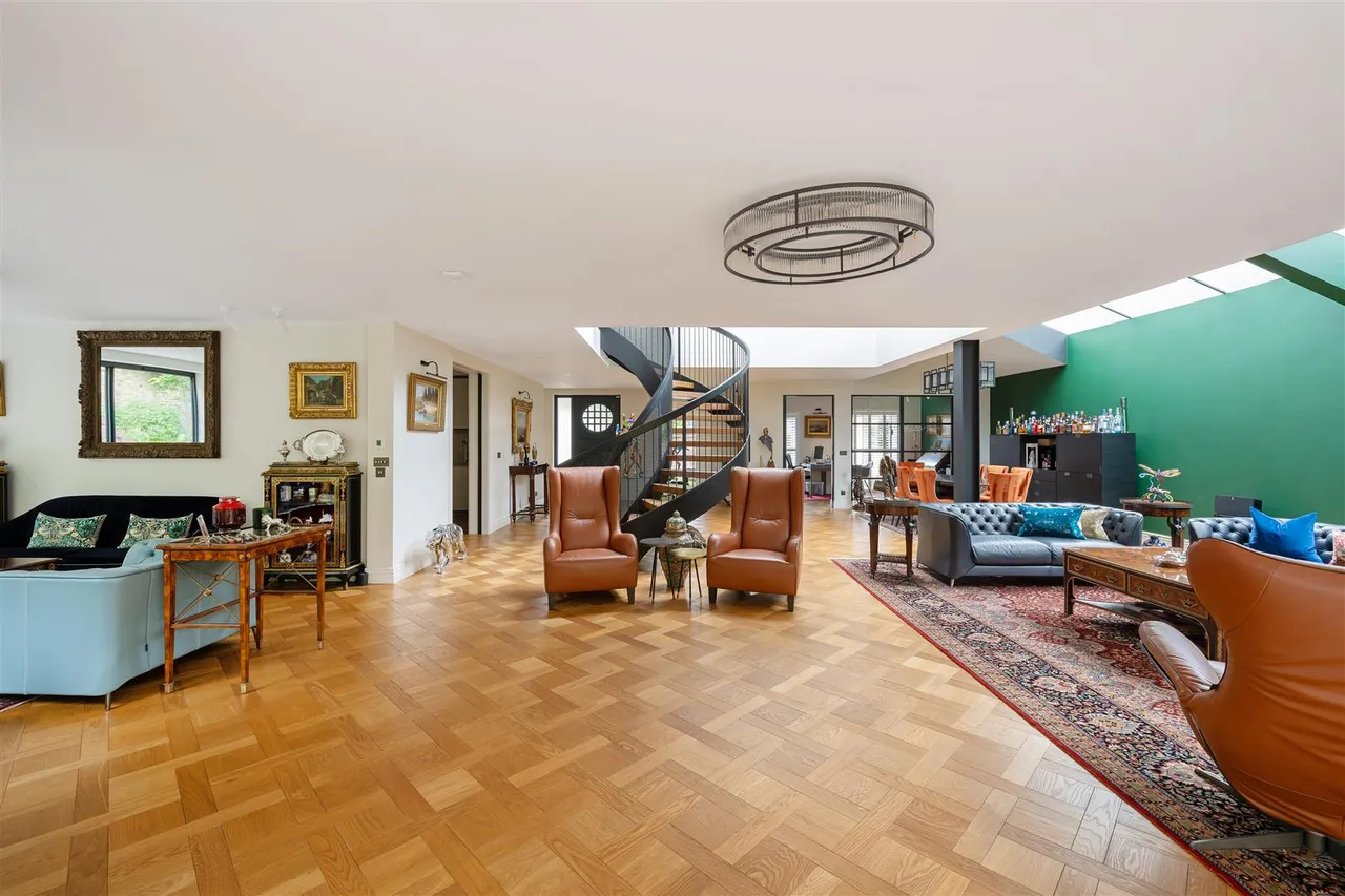 Hillside Close, St John's Wood, London, NW8 0EF, photo 6