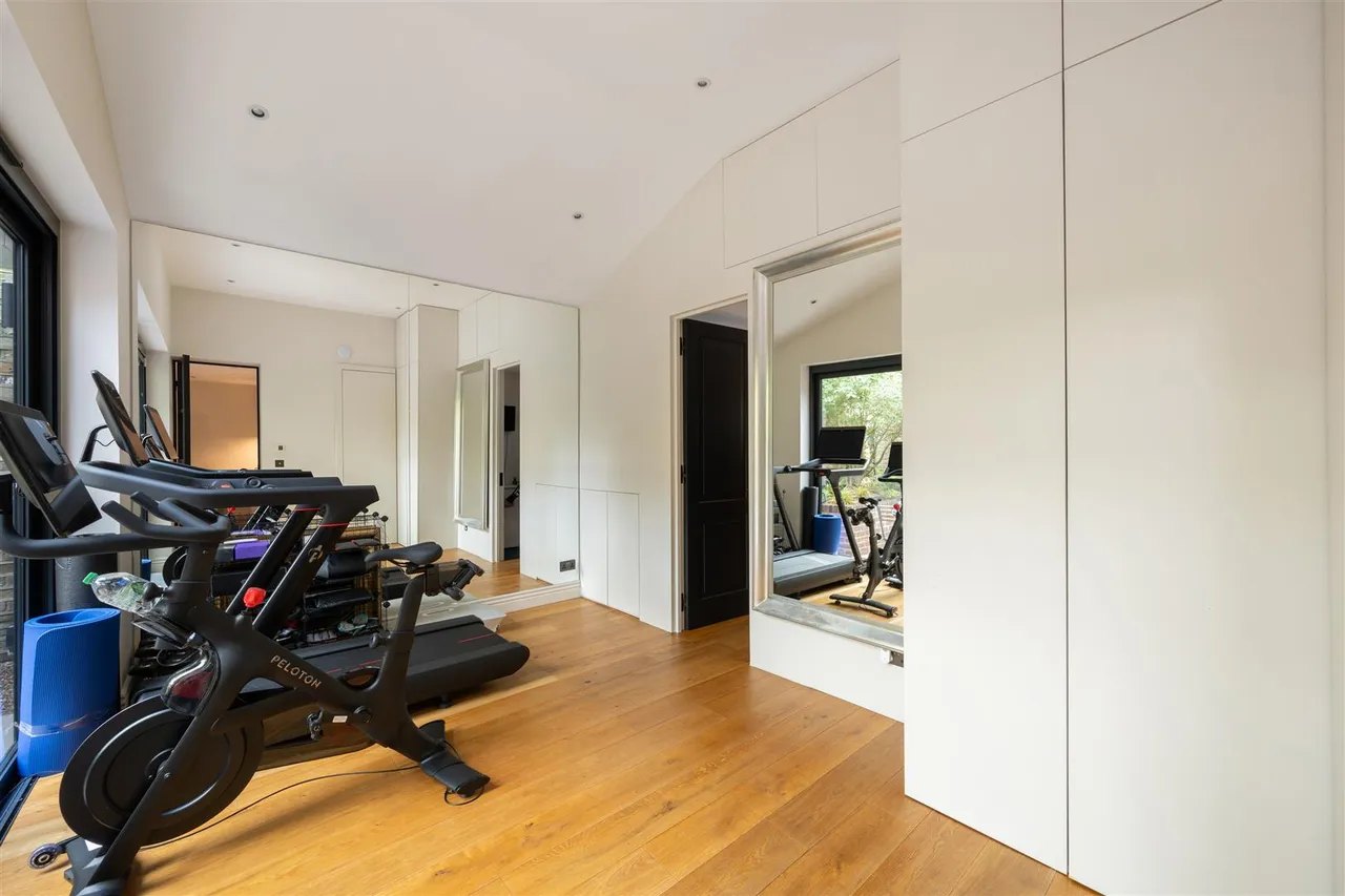 Hillside Close, St John's Wood, London, NW8 0EF, photo 15