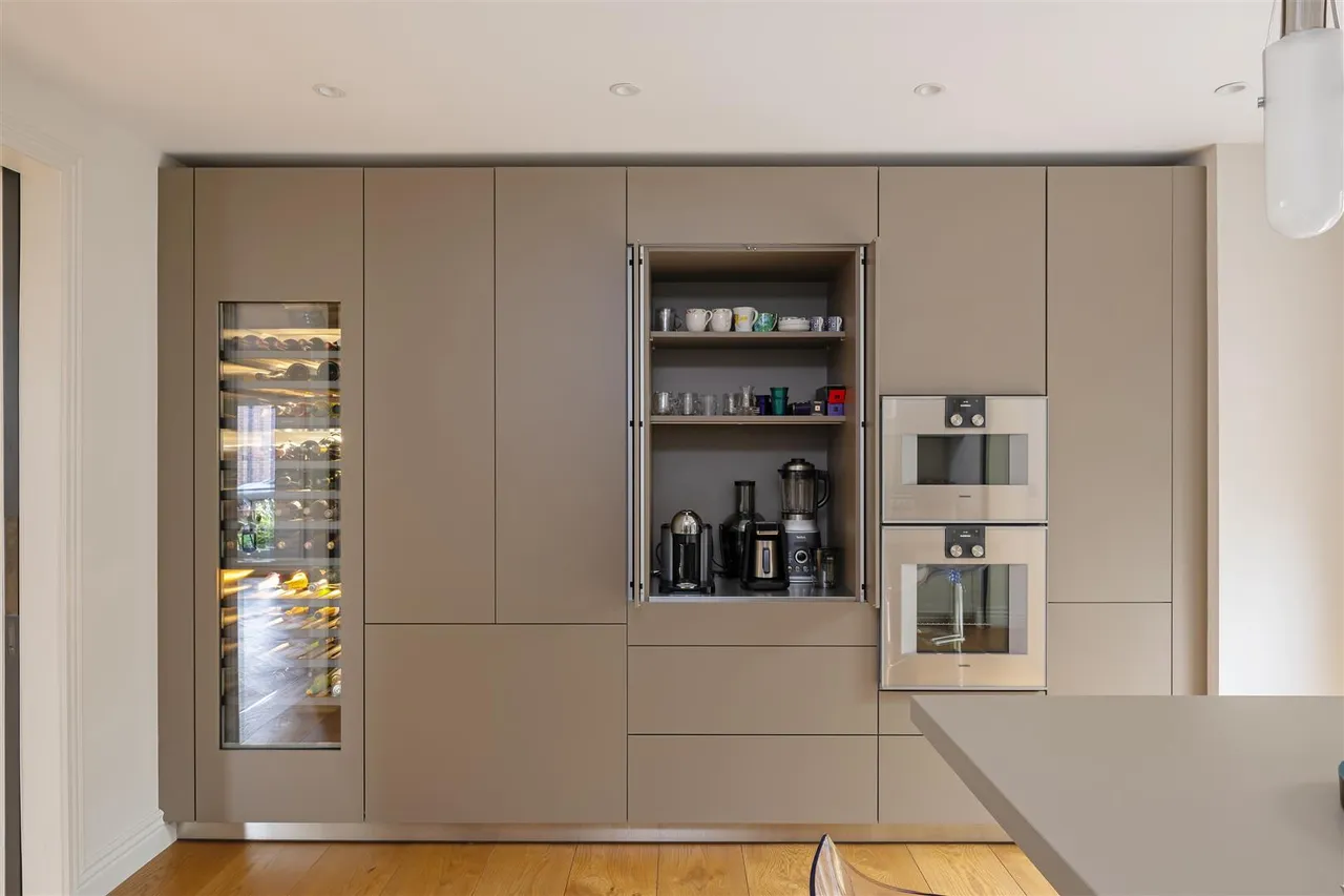 Hillside Close, St John's Wood, London, NW8 0EF, photo 10