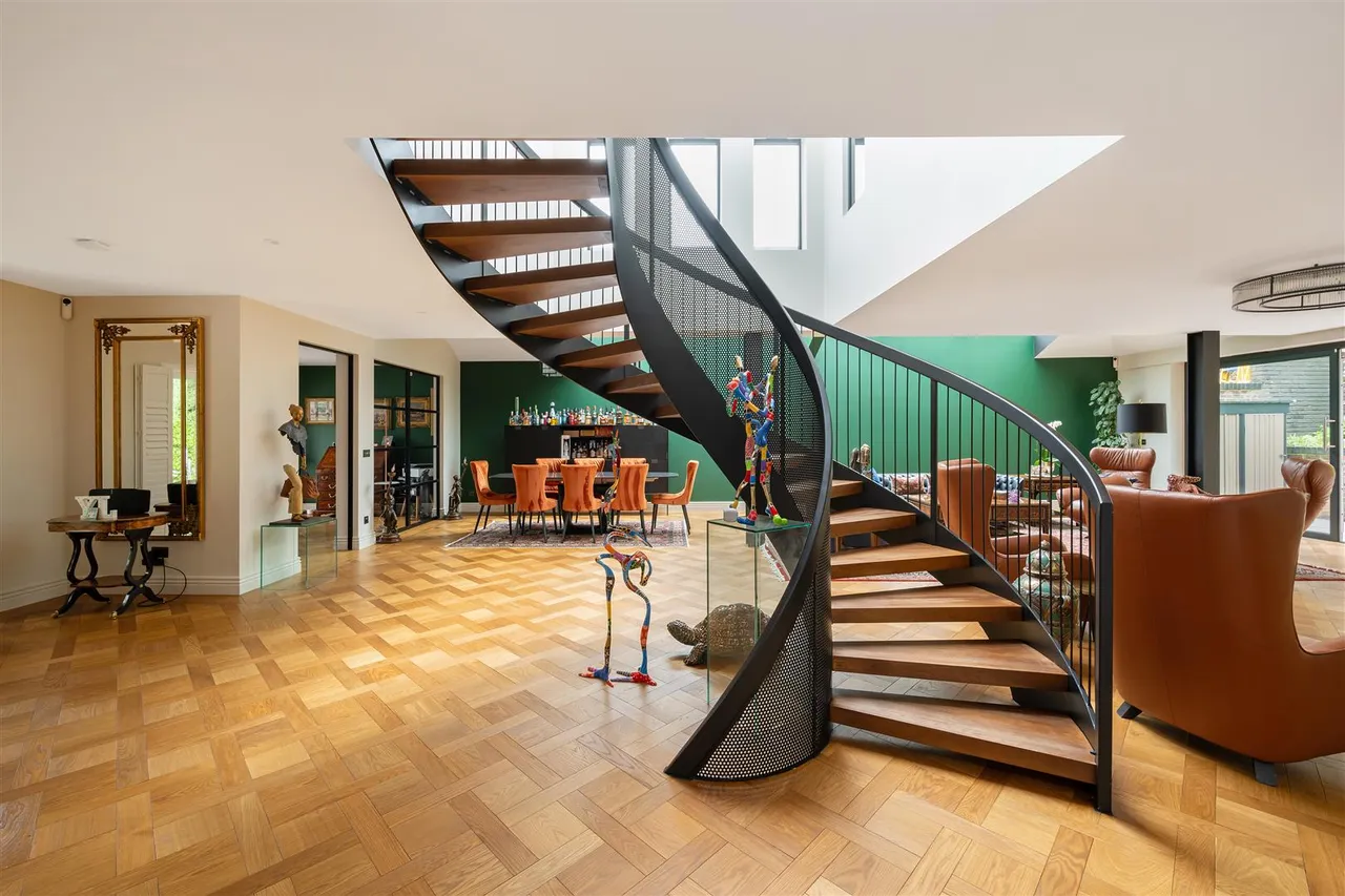 5 bed house for sale — Hillside Close, St John's Wood, London, NW8 0EF
