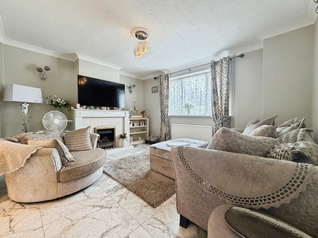 Worsley Road, Frimley, Camberley, Surrey, GU16 9BB, photo 3