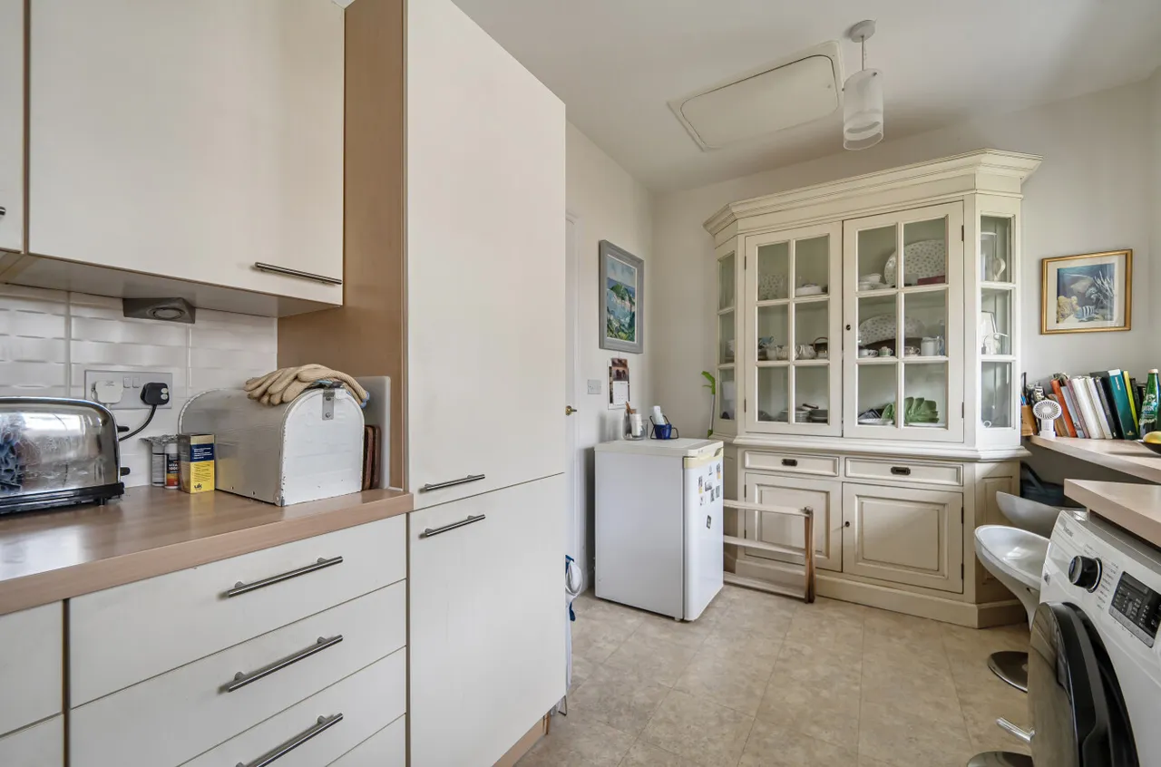 Wood Road, Hindhead, GU26, photo 8