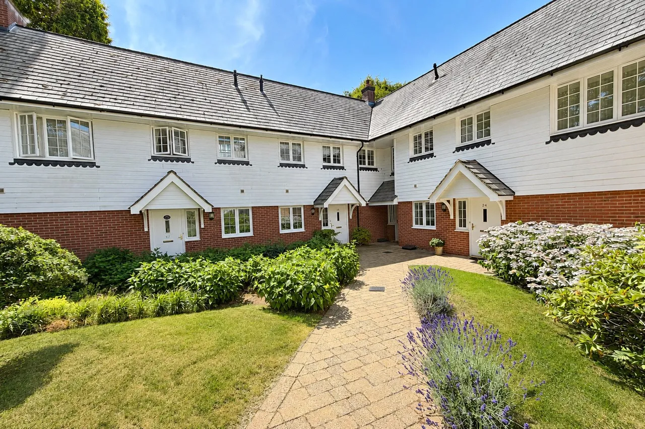 Wood Road, Hindhead, GU26, photo 16