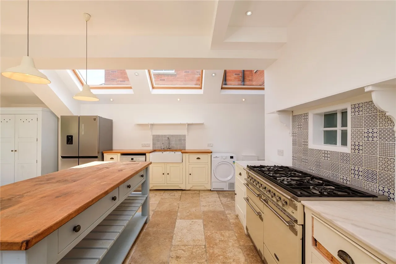 Kings Road, Sherborne, DT9, photo 3