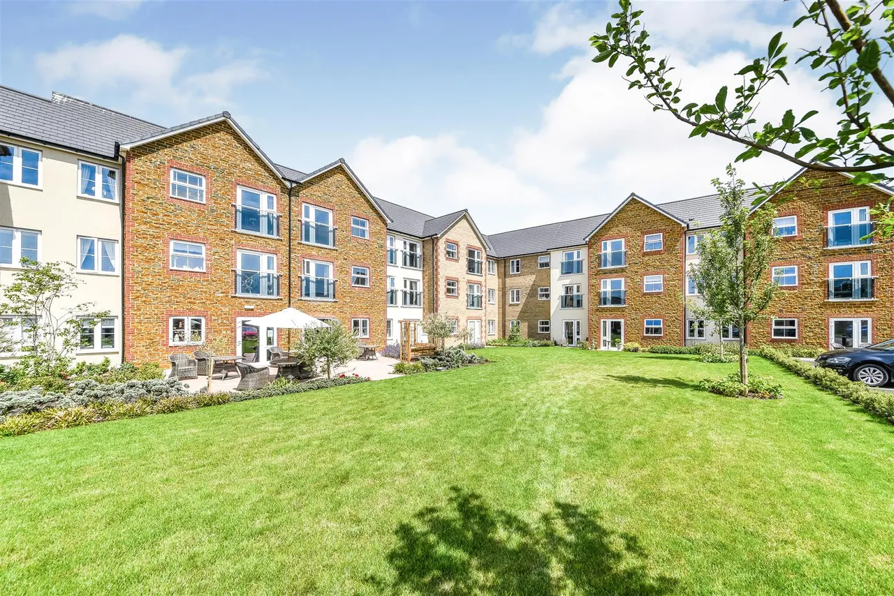2 bed flat for sale, Valentine Road, Hunstanton, PE36