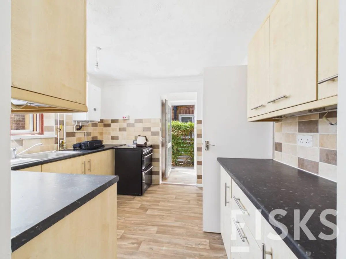 Rosewood Avenue, Hornchurch, RM12, photo 5