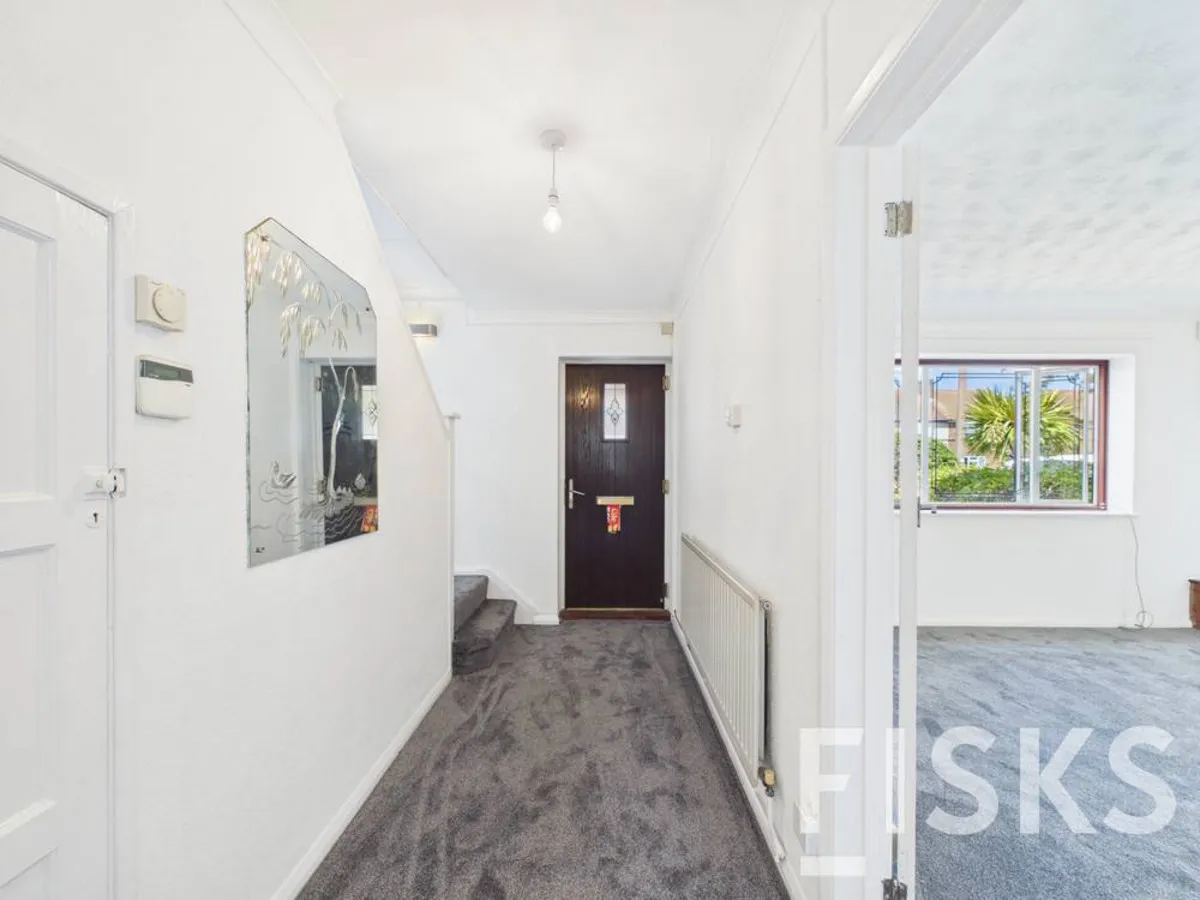 Rosewood Avenue, Hornchurch, RM12, photo 2