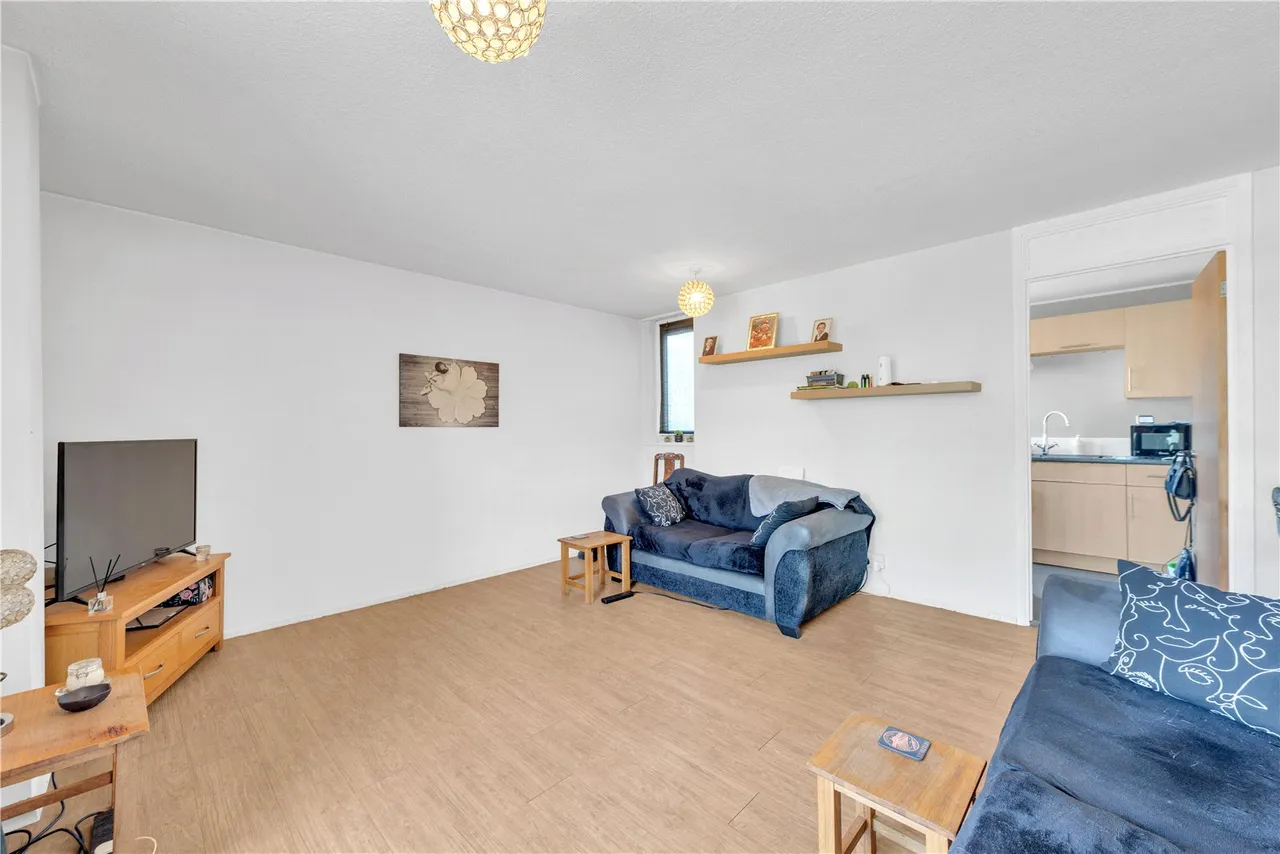 2 bed flat for sale — Westwell Close, Orpington, BR5