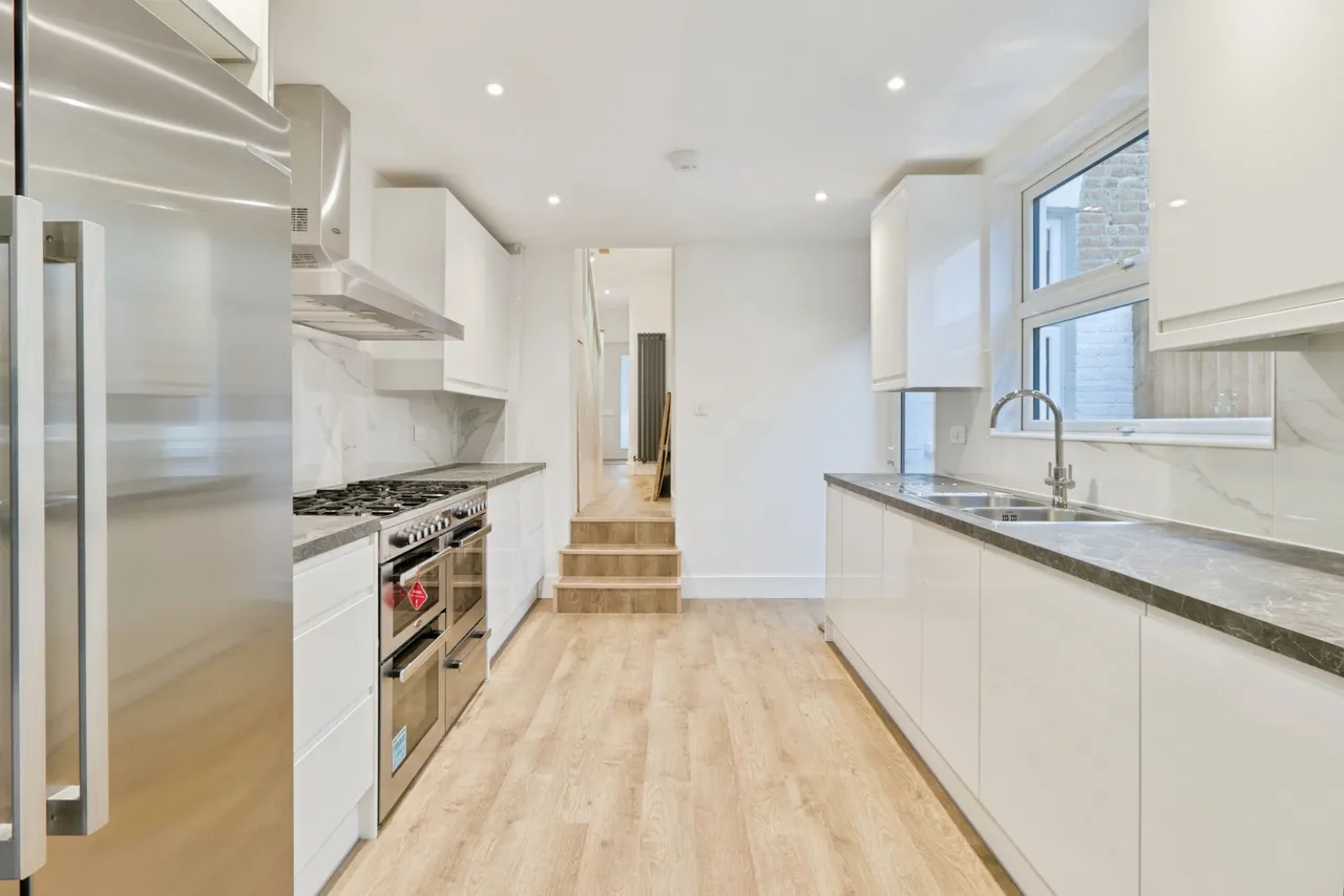 Plum Lane, London, SE18, photo 5