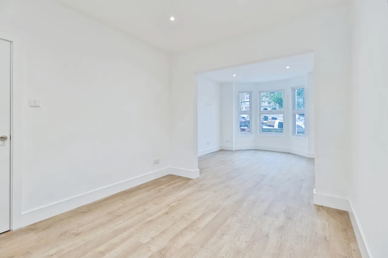 Plum Lane, London, SE18, photo 15