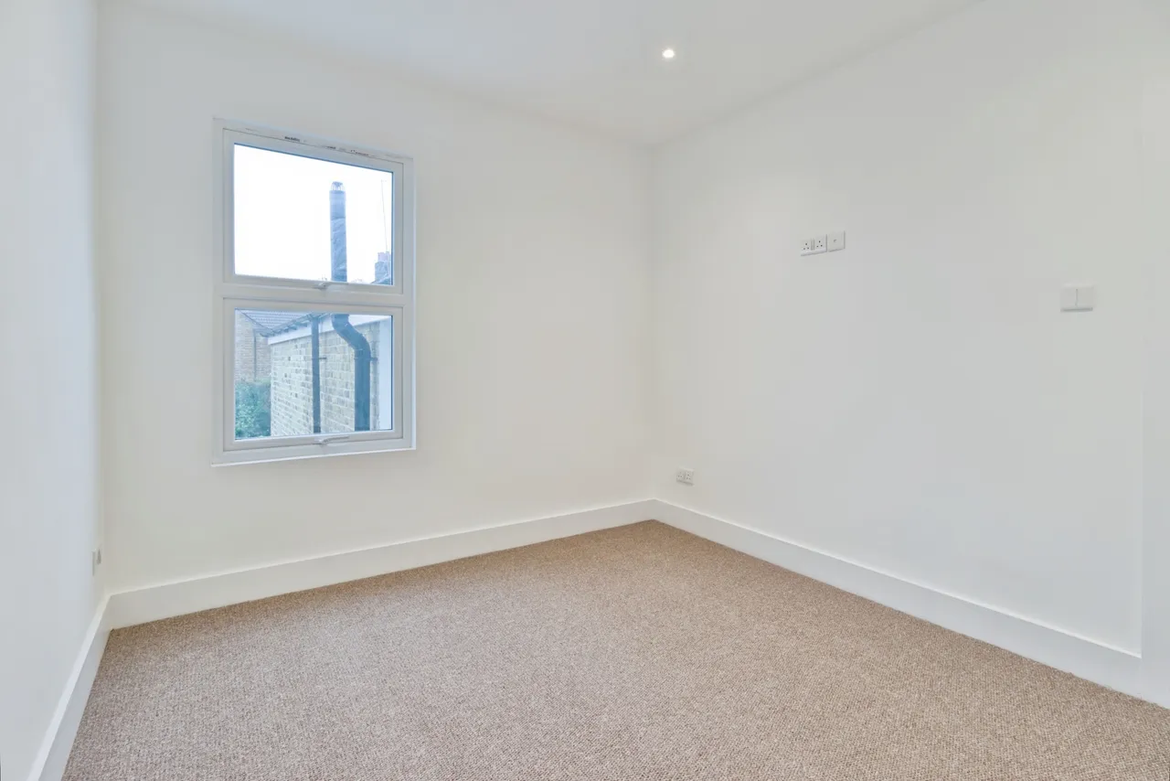 Plum Lane, London, SE18, photo 20